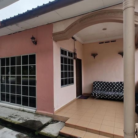 Sri Peserai Homestay Batu Pahat Exterior photo